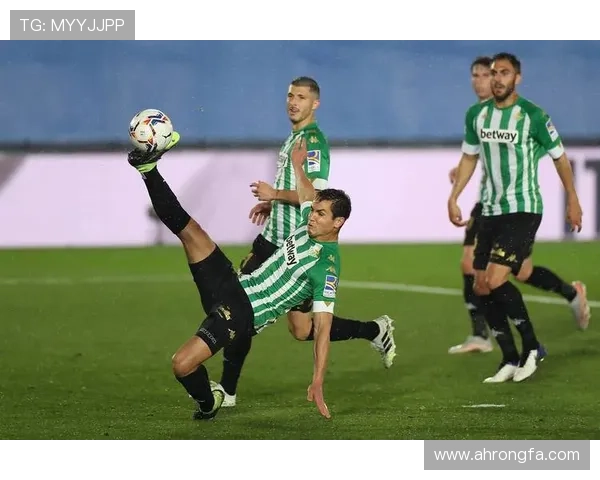 绿色信仰与安达卢西亚精神皇家贝蒂斯的百年荣耀之路足球文化传奇